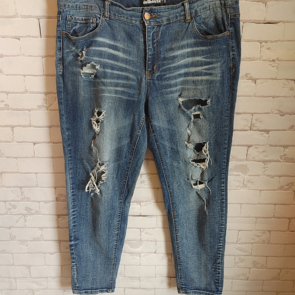 Dollhouse Charly Distressed jeans size 18
